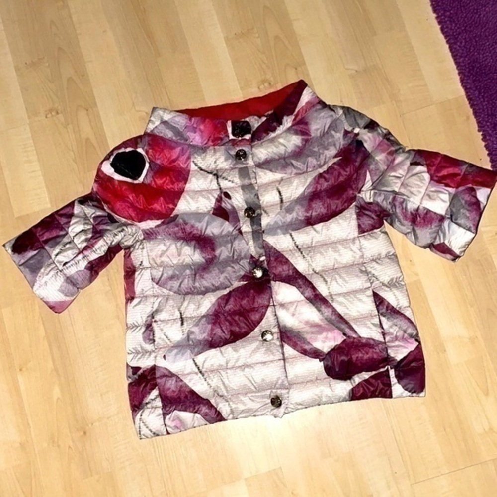 Jijil 3/4 sleeve jacket puffer reversible red poppy design M gently preloved - Picture 11 of 11
